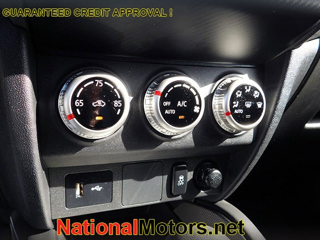 Mitsubishi Outlander Sport Vehicle Image 18