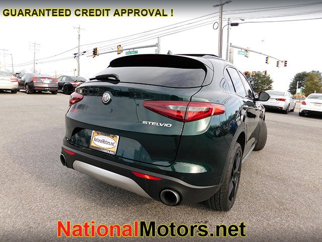 Alfa Romeo Stelvio Vehicle Image 05