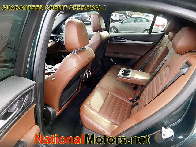 Alfa Romeo Stelvio Vehicle Image 12