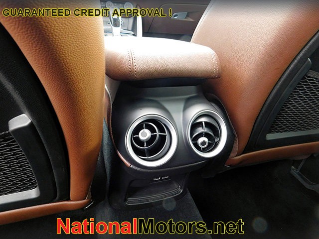 Alfa Romeo Stelvio Vehicle Image 13