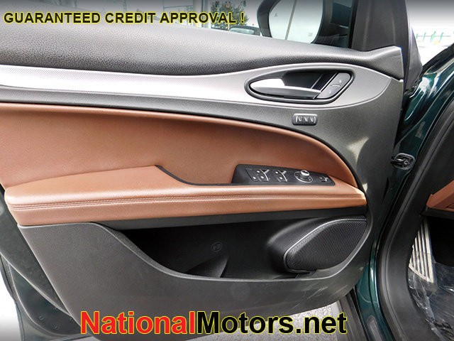 Alfa Romeo Stelvio Vehicle Image 15