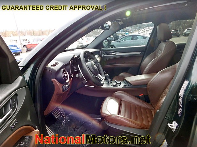Alfa Romeo Stelvio Vehicle Image 16
