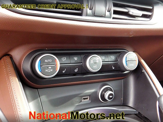 Alfa Romeo Stelvio Vehicle Image 21