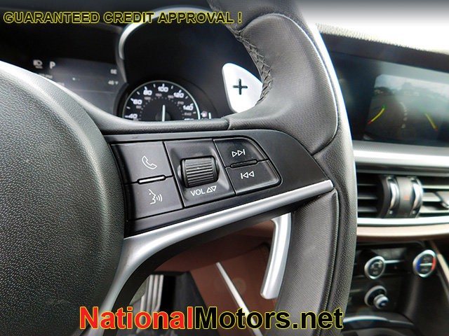 Alfa Romeo Stelvio Vehicle Image 23