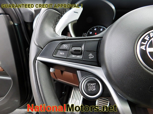 Alfa Romeo Stelvio Vehicle Image 24