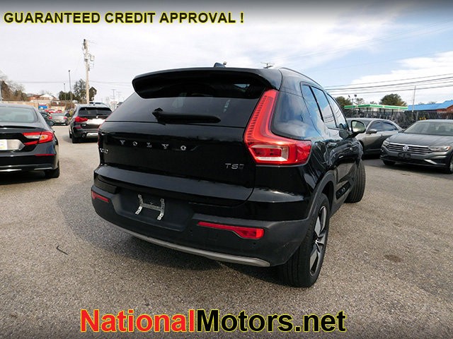 Volvo XC40 Vehicle Image 03