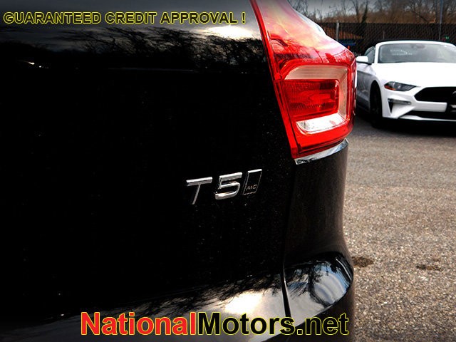Volvo XC40 Vehicle Image 05