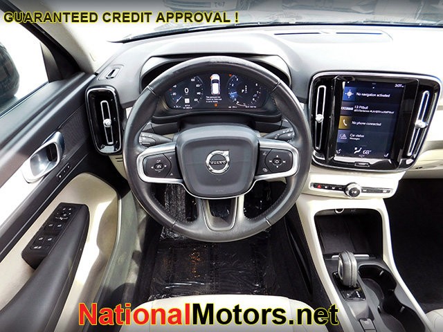 Volvo XC40 Vehicle Image 10