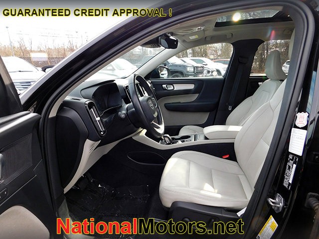 Volvo XC40 Vehicle Image 12