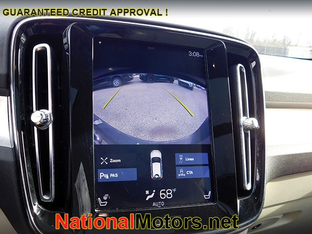 Volvo XC40 Vehicle Image 16