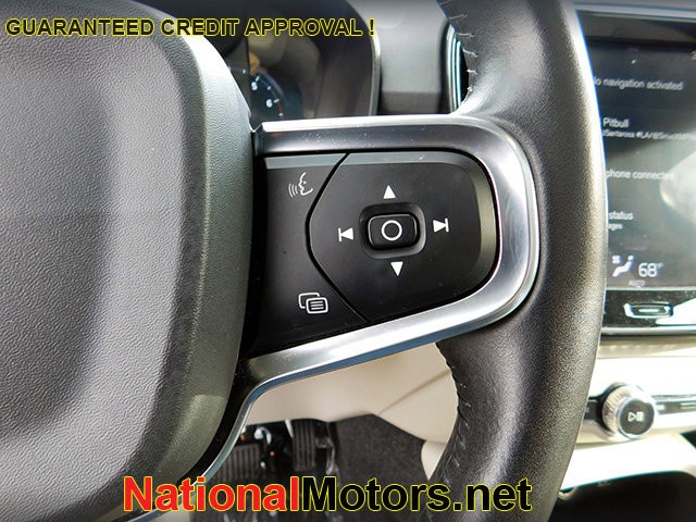 Volvo XC40 Vehicle Image 18