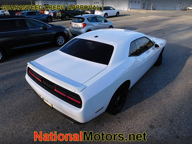 Dodge Challenger Vehicle Image 04