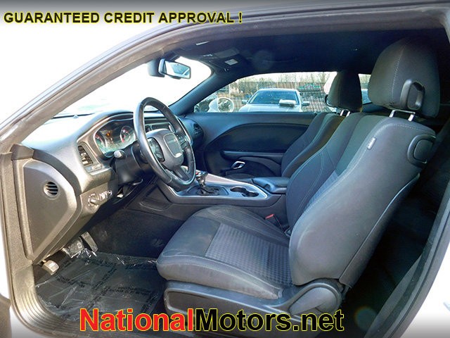Dodge Challenger Vehicle Image 08