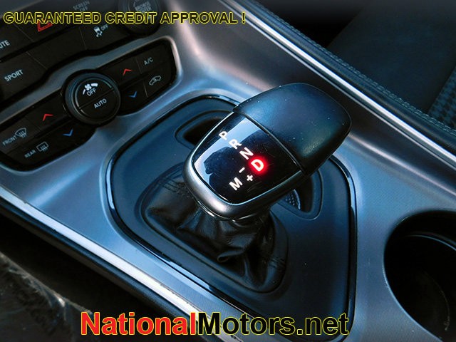 Dodge Challenger Vehicle Image 14