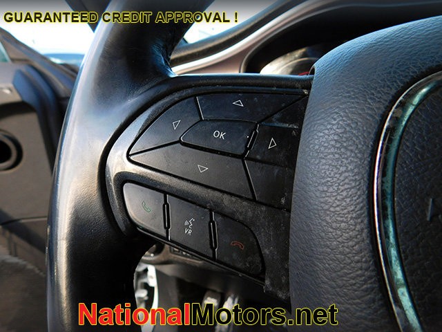 Dodge Challenger Vehicle Image 16