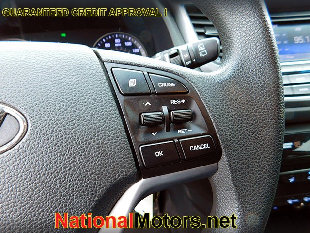 Hyundai Tucson Vehicle Image 15