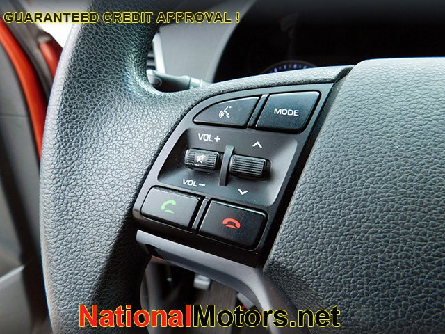 Hyundai Tucson Vehicle Image 16