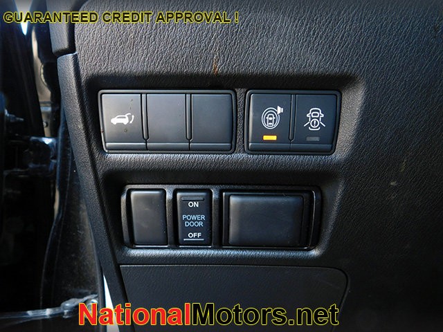 Nissan Armada Vehicle Image 23