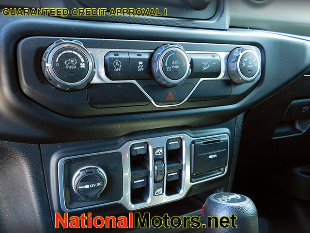 Jeep Wrangler Unlimited Vehicle Image 21