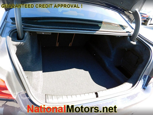 BMW 5 Series Vehicle Image 09