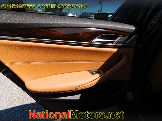 BMW 5 Series Vehicle Image 11
