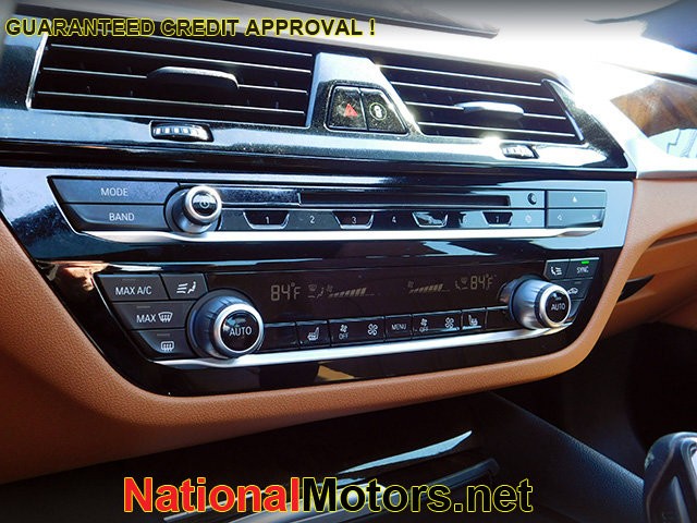 BMW 5 Series Vehicle Image 21