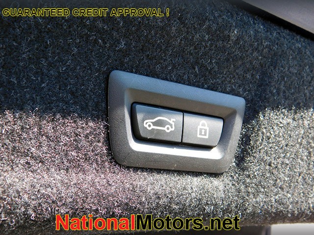 BMW 3 Series Vehicle Image 10