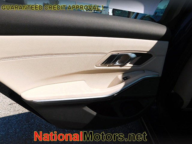 BMW 3 Series Vehicle Image 11