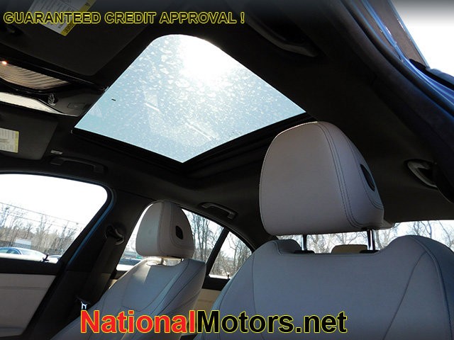BMW 3 Series Vehicle Image 18