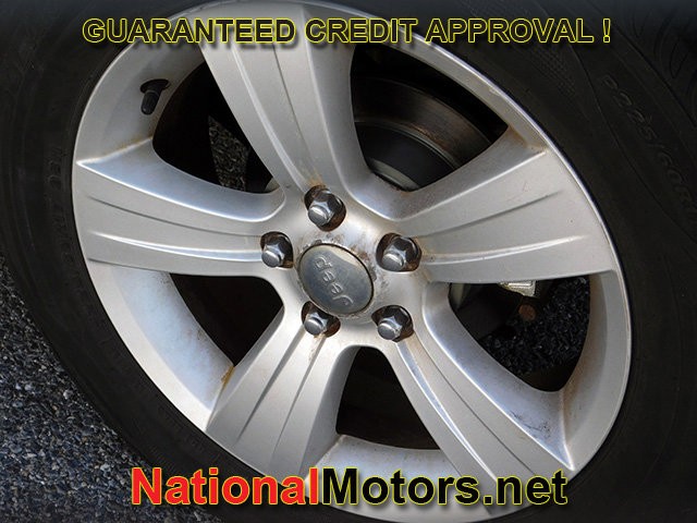 Jeep Compass Vehicle Full-screen Gallery Image 06