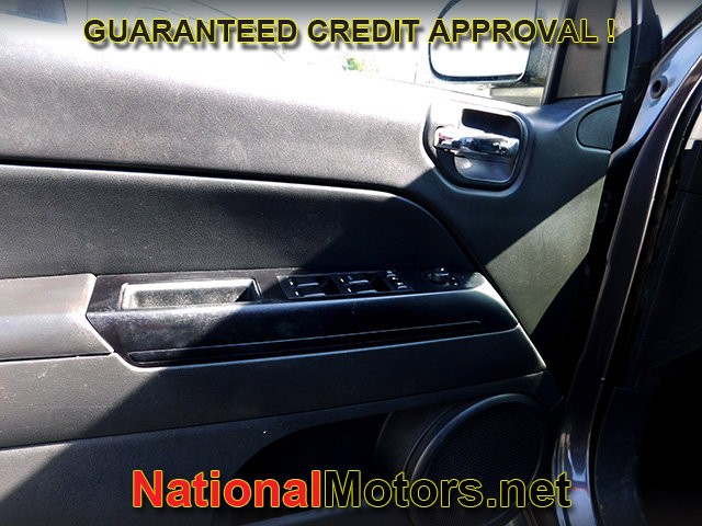 Jeep Compass Vehicle Full-screen Gallery Image 10