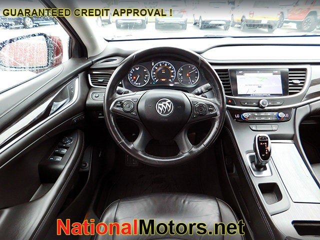 Buick LaCrosse Vehicle Image 13