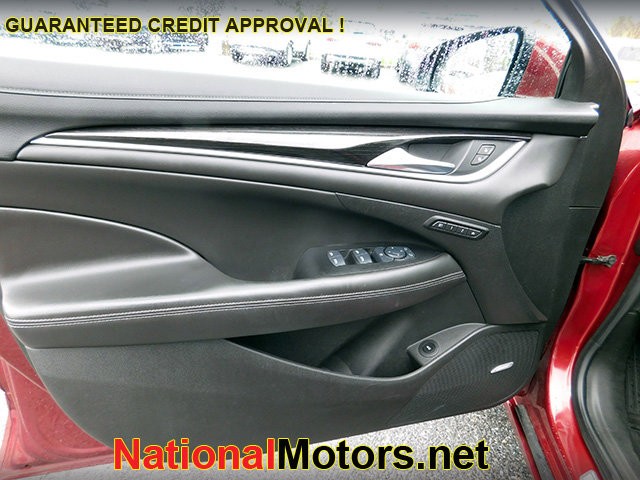 Buick LaCrosse Vehicle Image 14