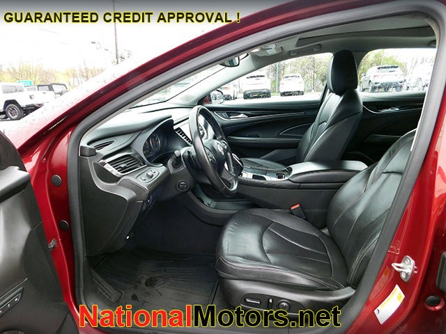 Buick LaCrosse Vehicle Image 17