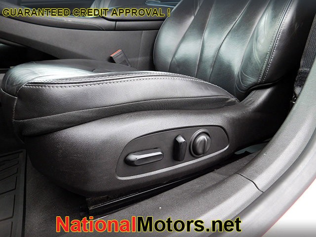 Buick LaCrosse Vehicle Image 18