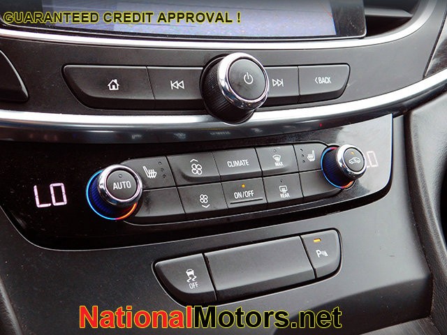 Buick LaCrosse Vehicle Image 21