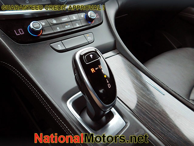 Buick LaCrosse Vehicle Image 22