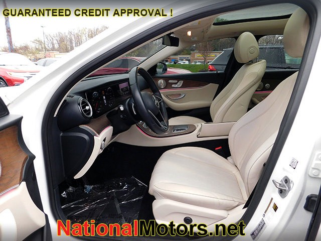 Mercedes-Benz E-Class Vehicle Image 15