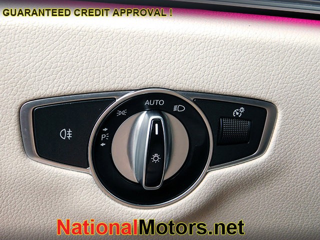 Mercedes-Benz E-Class Vehicle Image 24