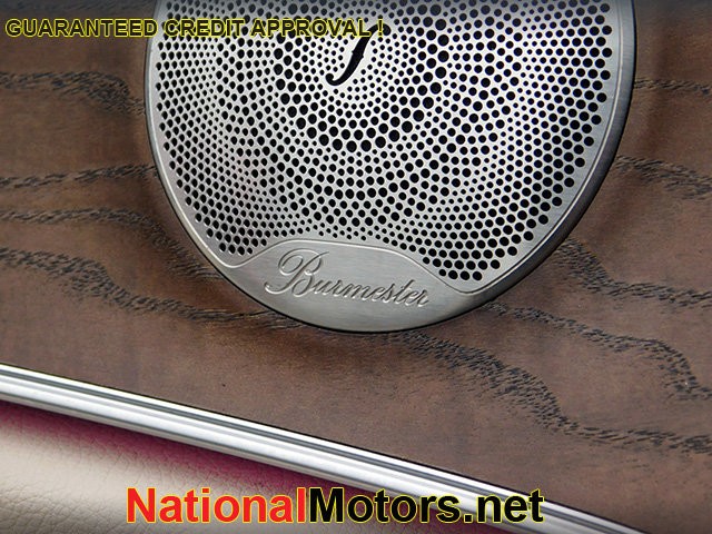 Mercedes-Benz E-Class Vehicle Image 25