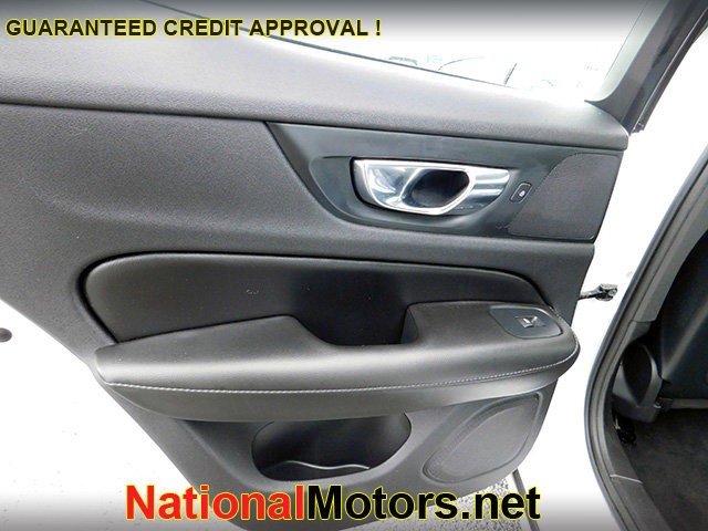 Volvo S60 Vehicle Image 11