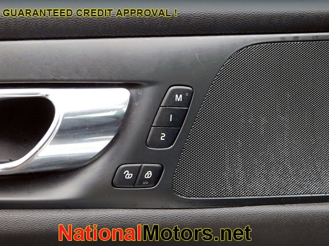 Volvo S60 Vehicle Image 15