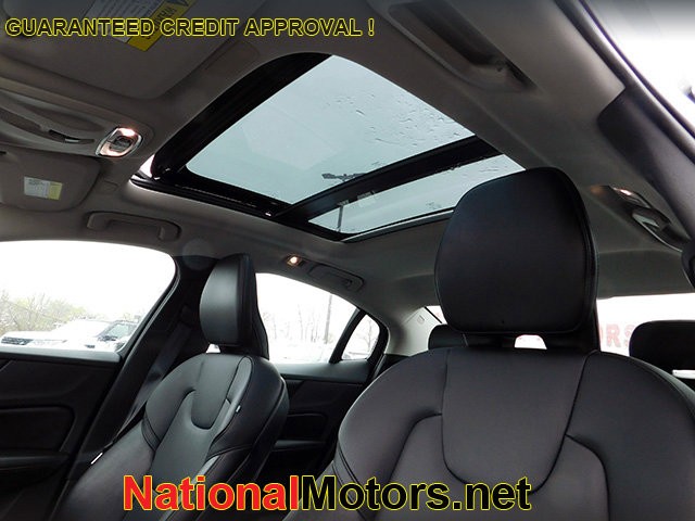 Volvo S60 Vehicle Image 18