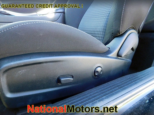 Dodge Challenger Vehicle Image 11