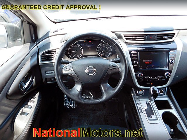Nissan Murano Vehicle Image 09