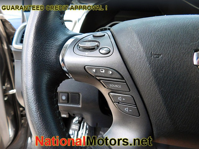 Nissan Murano Vehicle Image 15