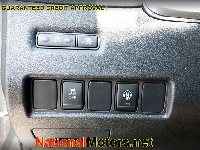 Nissan Murano Vehicle Image 17