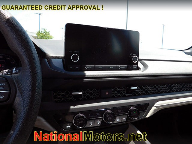 Honda Accord Sedan Vehicle Image 15