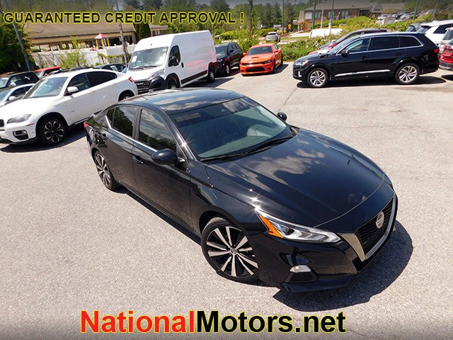 Nissan Altima Vehicle Image 02