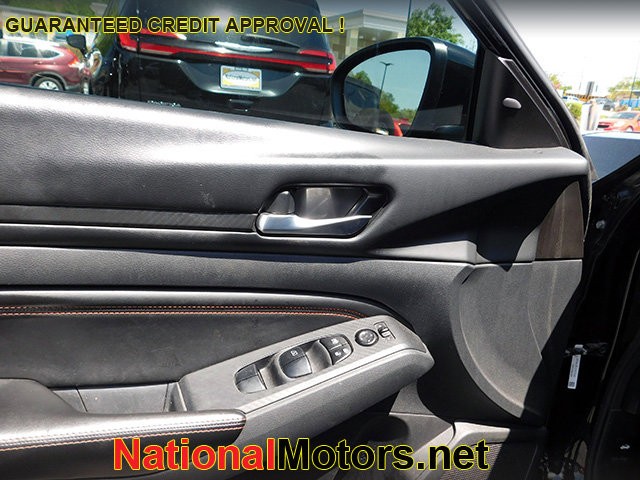 Nissan Altima Vehicle Image 13